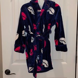 gently used betsy johnson robe